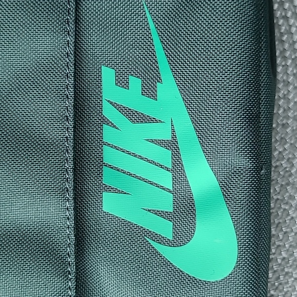 Nike Crossbody Bag - Picture 11 of 16